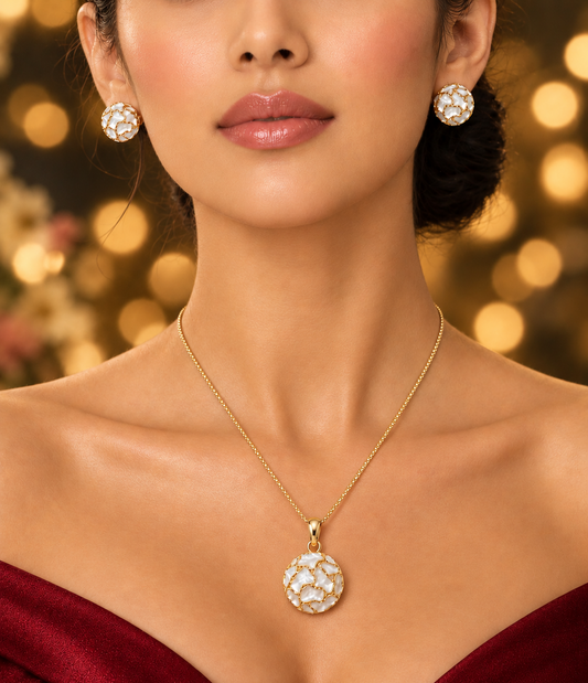 SORVE Pearl Cluster Gold Finish Pendant & Earrings Set