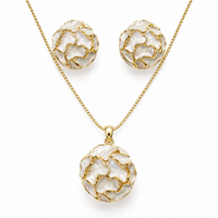 SORVE Pearl Cluster Gold Finish Pendant & Earrings Set