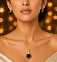 SORVE Emerald Green Crystal Pendant & Earrings Set