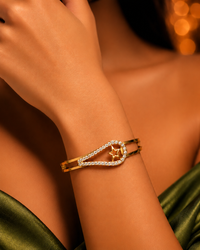 SORVE Crystal Star Heart Bracelet – Luxury Gold Cuff